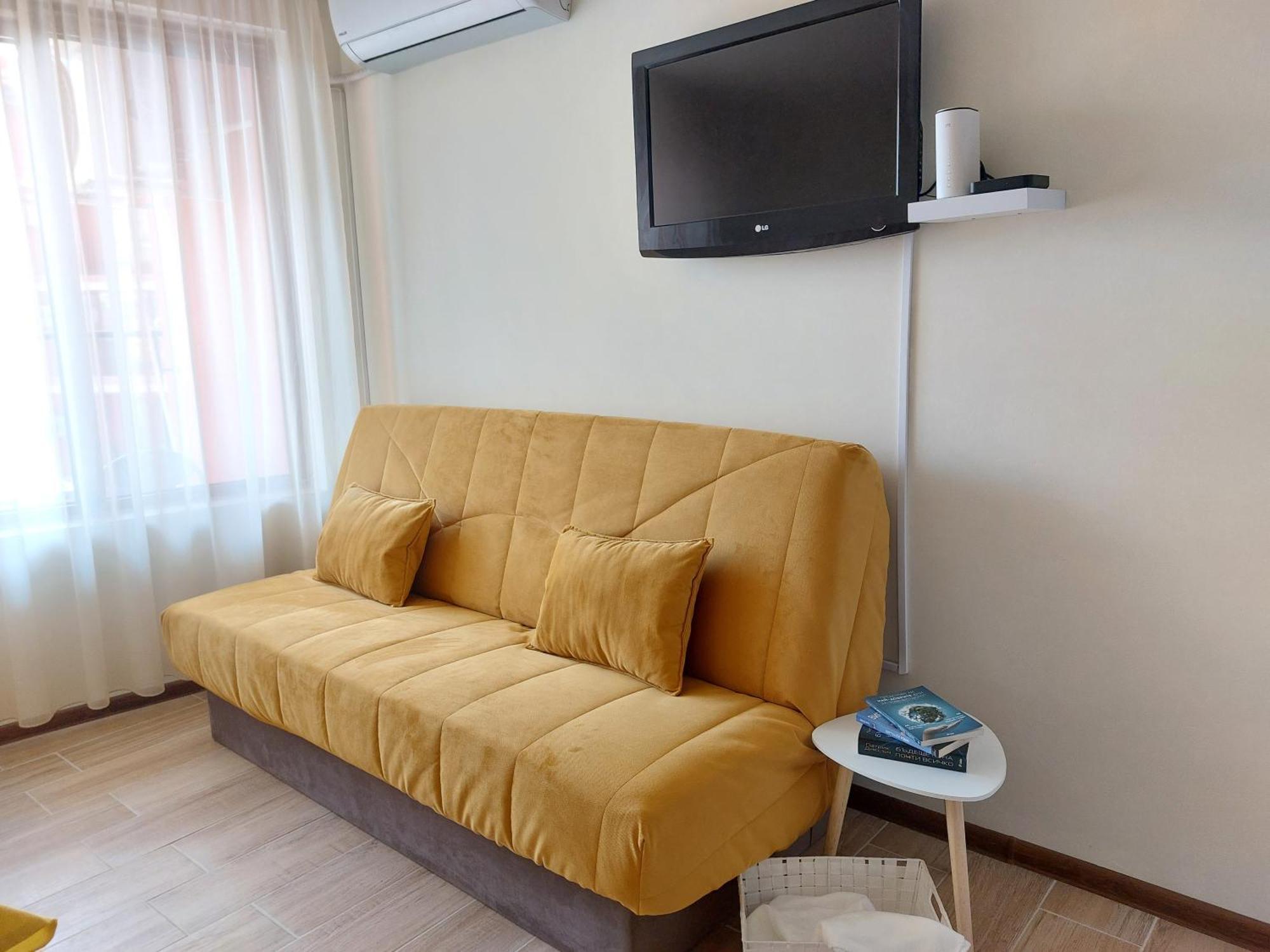 Krimski Apartment - Free Private Parking Varna Buitenkant foto